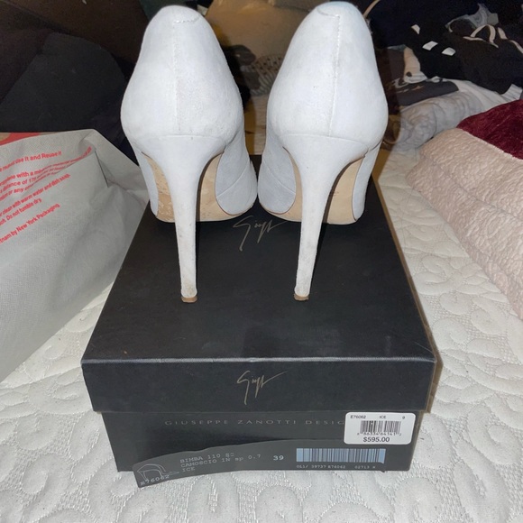 Ice grey suede - Picture 3 of 8